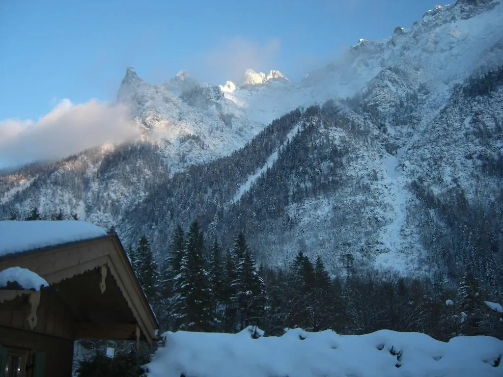 Almroeserl Mittenwald