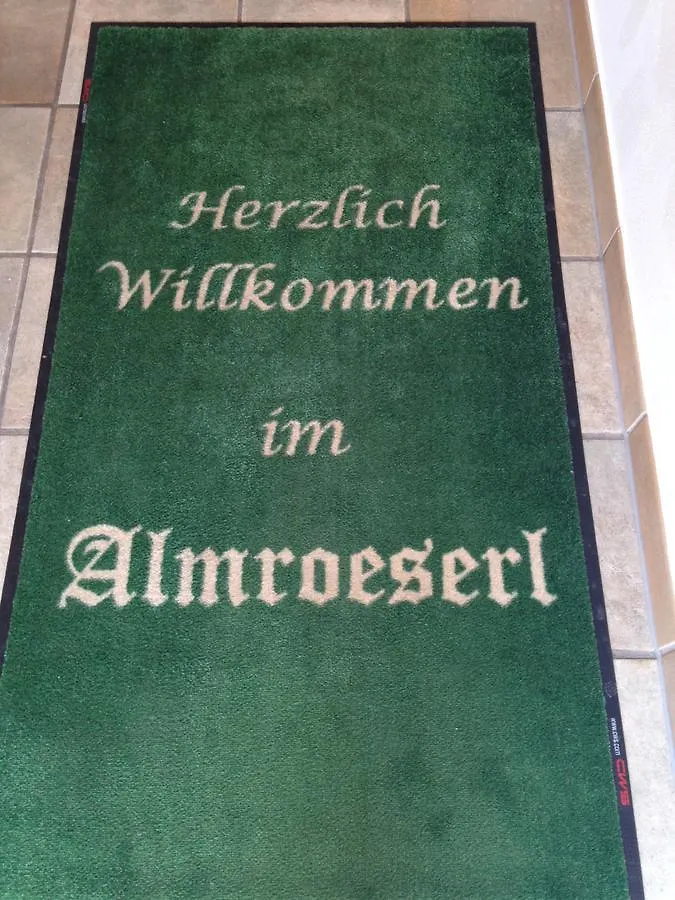 Almroeserl Mittenwald Apartment