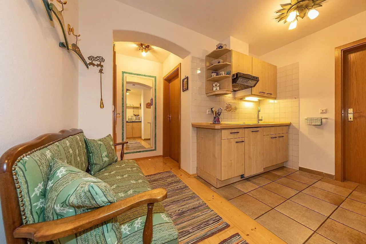 Almroeserl Mittenwald Apartment